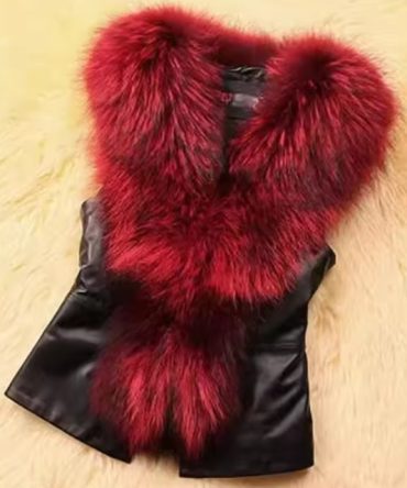 New Winter Women Fur Vest Female PU Leather Waistcoat 2025 New Ladies PU Leather Splicing Faux Fox Fur Collar Sleeveless Jacket